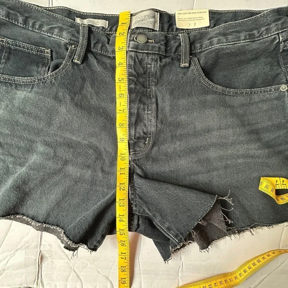 Universal Thread Mid-Rise 90's Baggy Cut Off Shorts Womens Size 16
